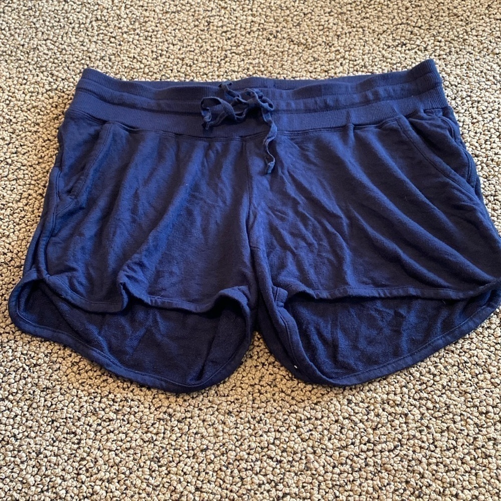 A Pea in the Pod Drawstring Navy Blue Maternity Shorts Size Medium in EUC